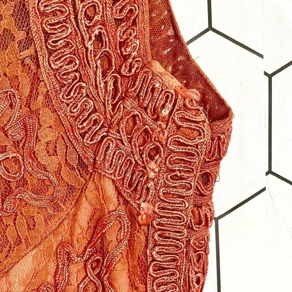 JS Collections Soutache and Lace Melon Sleeveless Sheath Dress SIZE 4 - Picture 8 of 8